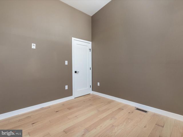 715 TIMBERLINE DR, Lost City, WV 26810