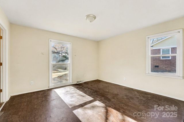 7125 Covecreek Drive, Charlotte, NC 28215