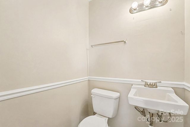 7125 Covecreek Drive, Charlotte, NC 28215