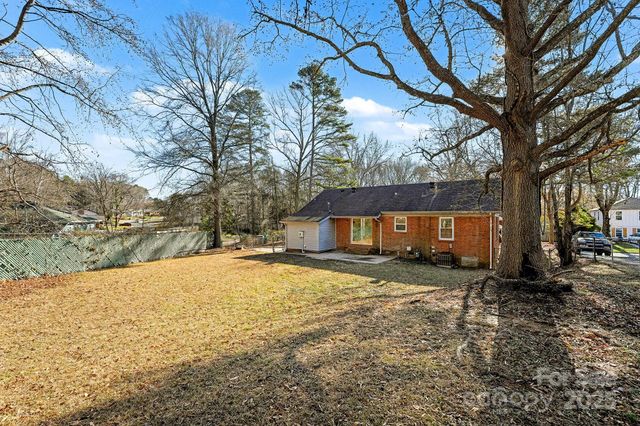 7125 Covecreek Drive, Charlotte, NC 28215