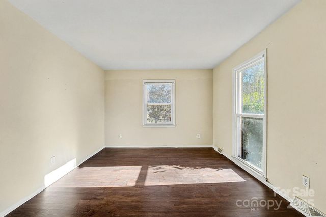 7125 Covecreek Drive, Charlotte, NC 28215