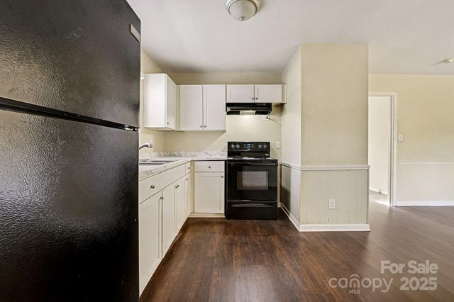 7125 Covecreek Drive, Charlotte, NC 28215