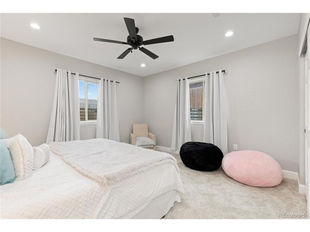 952 Xenon Ct, Golden, CO 80401