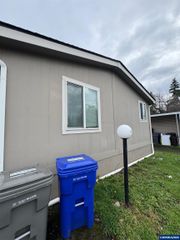13055 SE Stark St 39, Portland, OR 97233