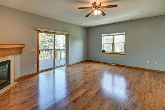 555 Kelvington Drive #4, Sun Prairie, WI 53590