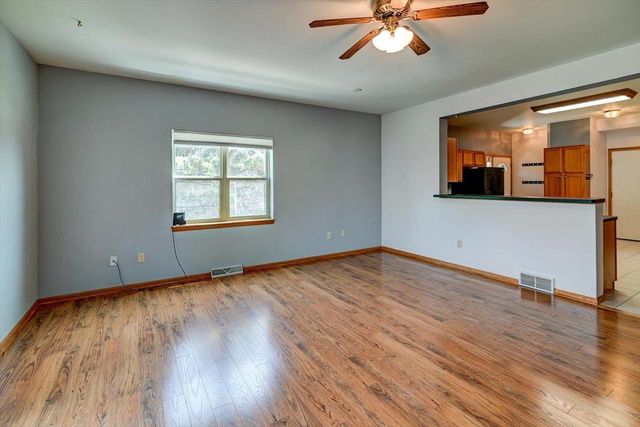 555 Kelvington Drive #4, Sun Prairie, WI 53590