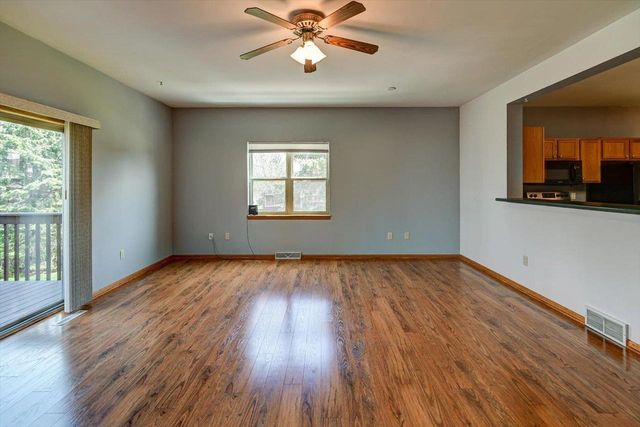 555 Kelvington Drive #4, Sun Prairie, WI 53590