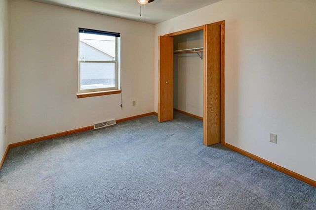 555 Kelvington Drive #4, Sun Prairie, WI 53590