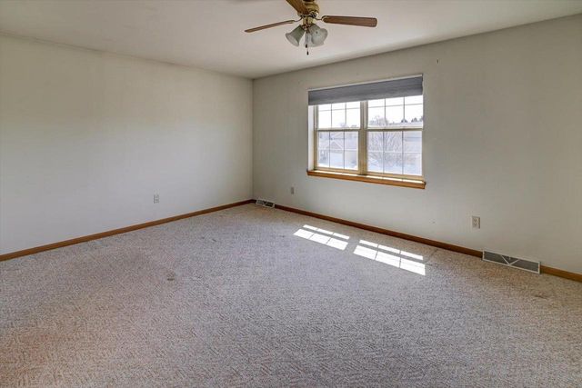 555 Kelvington Drive #4, Sun Prairie, WI 53590