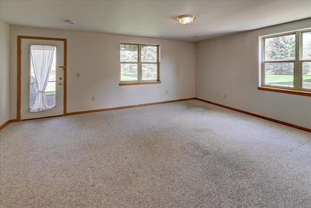 555 Kelvington Drive #4, Sun Prairie, WI 53590