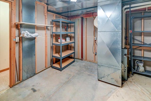 555 Kelvington Drive #4, Sun Prairie, WI 53590