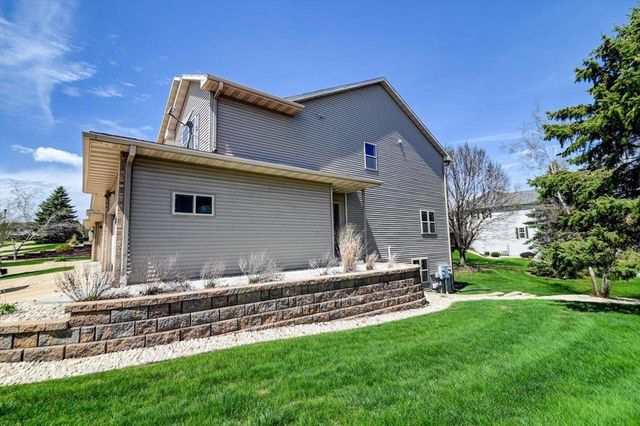 555 Kelvington Drive #4, Sun Prairie, WI 53590