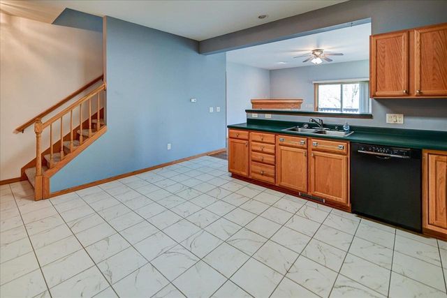 555 Kelvington Drive #4, Sun Prairie, WI 53590