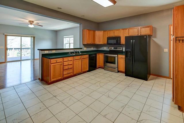 555 Kelvington Drive #4, Sun Prairie, WI 53590