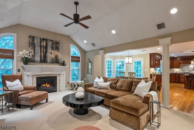 503 Mark Rd, Allendale Boro, NJ 07401