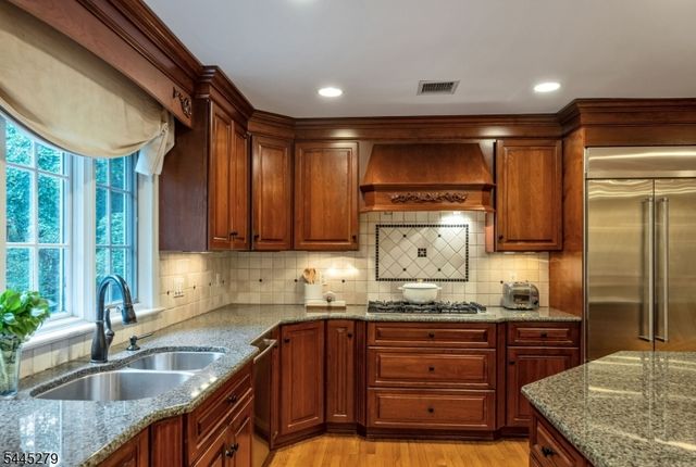 503 Mark Rd, Allendale Boro, NJ 07401