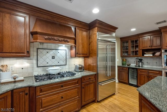503 Mark Rd, Allendale Boro, NJ 07401
