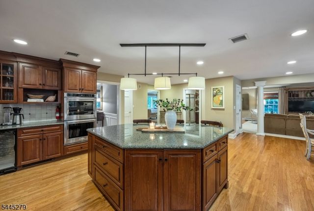 503 Mark Rd, Allendale Boro, NJ 07401
