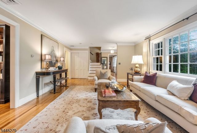 503 Mark Rd, Allendale Boro, NJ 07401