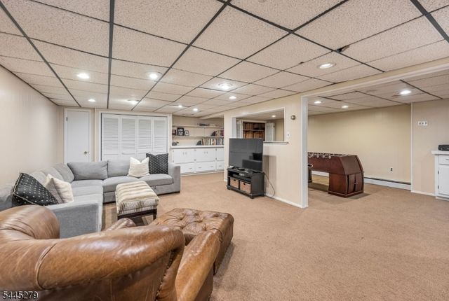 503 Mark Rd, Allendale Boro, NJ 07401