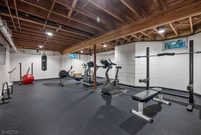 503 Mark Rd, Allendale Boro, NJ 07401