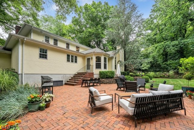 503 Mark Rd, Allendale Boro, NJ 07401