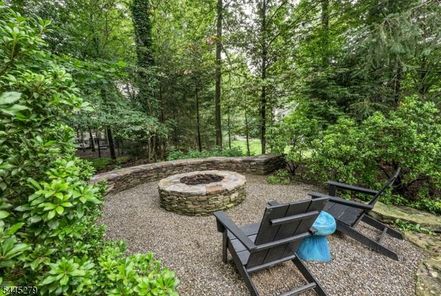 503 Mark Rd, Allendale Boro, NJ 07401