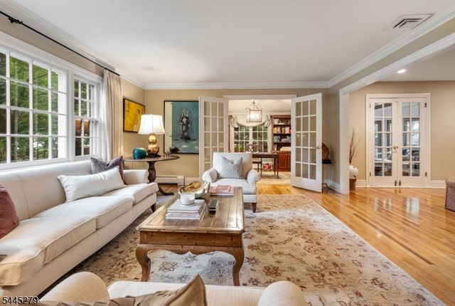 503 Mark Rd, Allendale Boro, NJ 07401