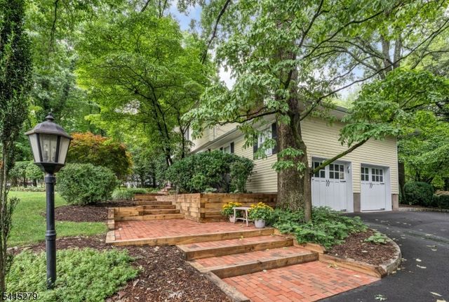 503 Mark Rd, Allendale Boro, NJ 07401