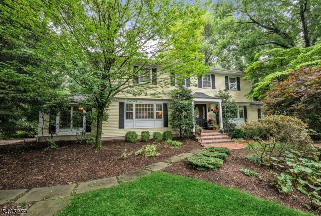 503 Mark Rd, Allendale Boro, NJ 07401