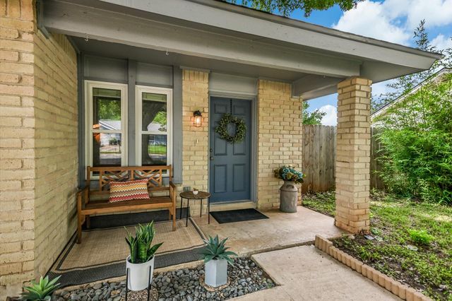 623 Buckskin DR N, Round Rock, TX 78681