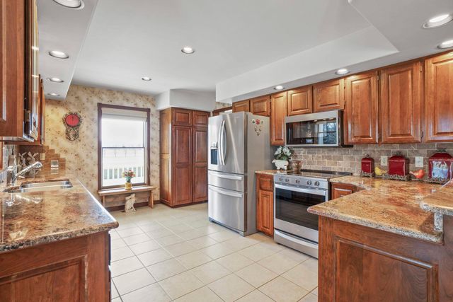 3333 N Ashton Rd, Otis Orchards, WA 99027