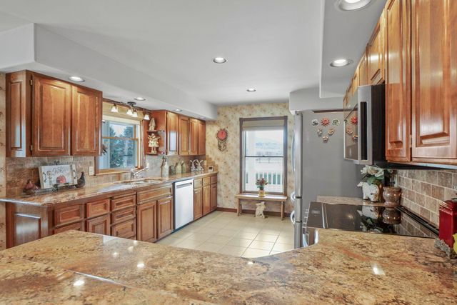 3333 N Ashton Rd, Otis Orchards, WA 99027