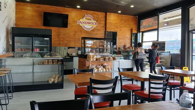 445 W 29th St, Hialeah, FL 33012