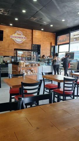 445 W 29th St, Hialeah, FL 33012