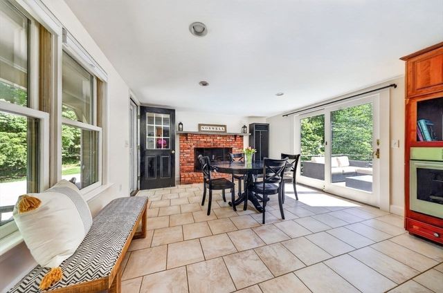 17 Woods Rd, Norwell, MA 02061
