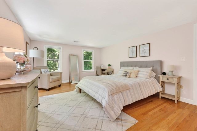 17 Woods Rd, Norwell, MA 02061