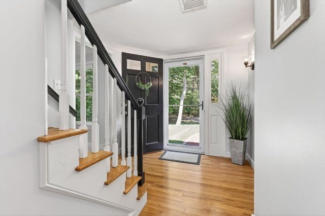 17 Woods Rd, Norwell, MA 02061