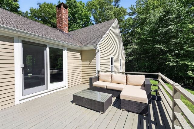 17 Woods Rd, Norwell, MA 02061