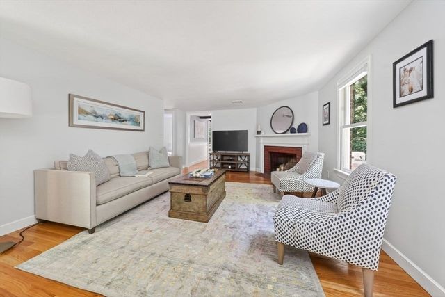17 Woods Rd, Norwell, MA 02061