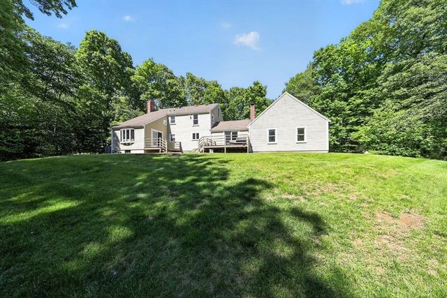 17 Woods Rd, Norwell, MA 02061