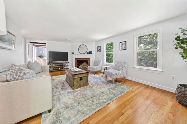17 Woods Rd, Norwell, MA 02061