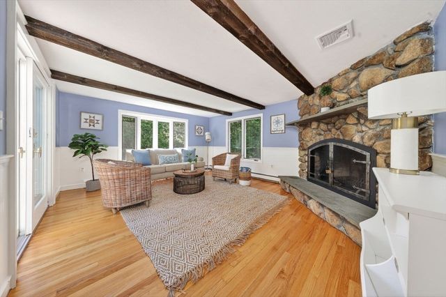17 Woods Rd, Norwell, MA 02061