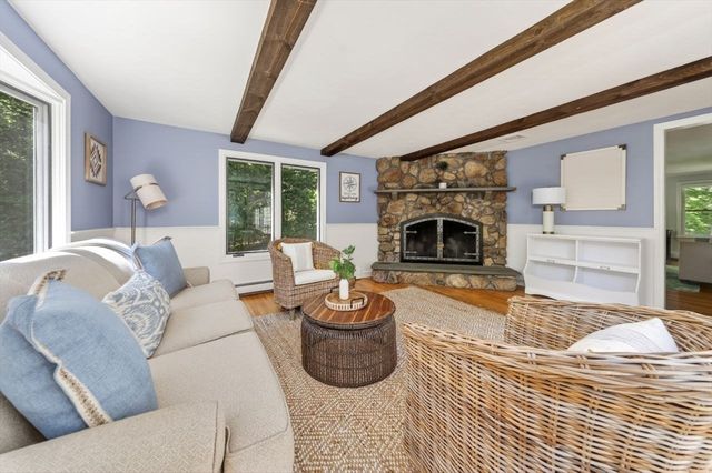 17 Woods Rd, Norwell, MA 02061