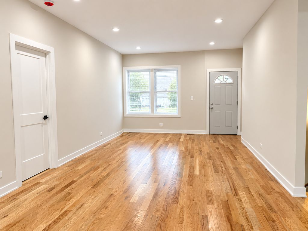 1353 N long Avenue, Chicago, IL 60651 — photo 4