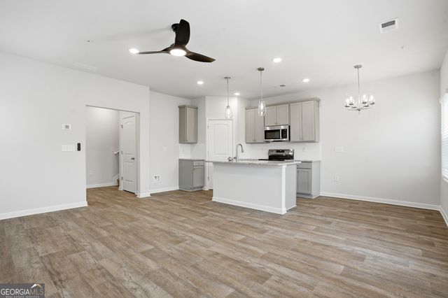 11526 Kimberly Way, Hampton, GA 30228