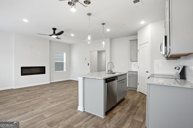11526 Kimberly Way, Hampton, GA 30228