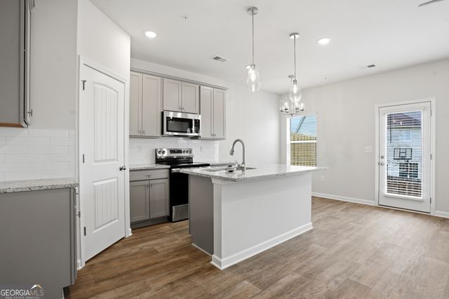 11526 Kimberly Way, Hampton, GA 30228