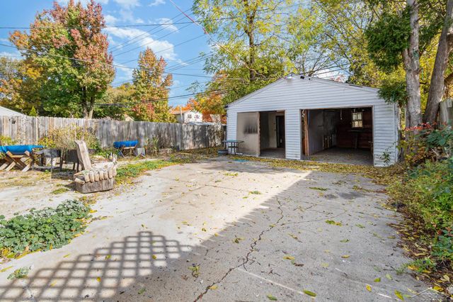 2309 S Pennsylvania Avenue, Lansing, MI 48910