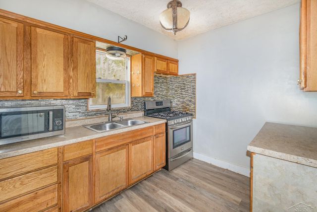 2309 S Pennsylvania Avenue, Lansing, MI 48910